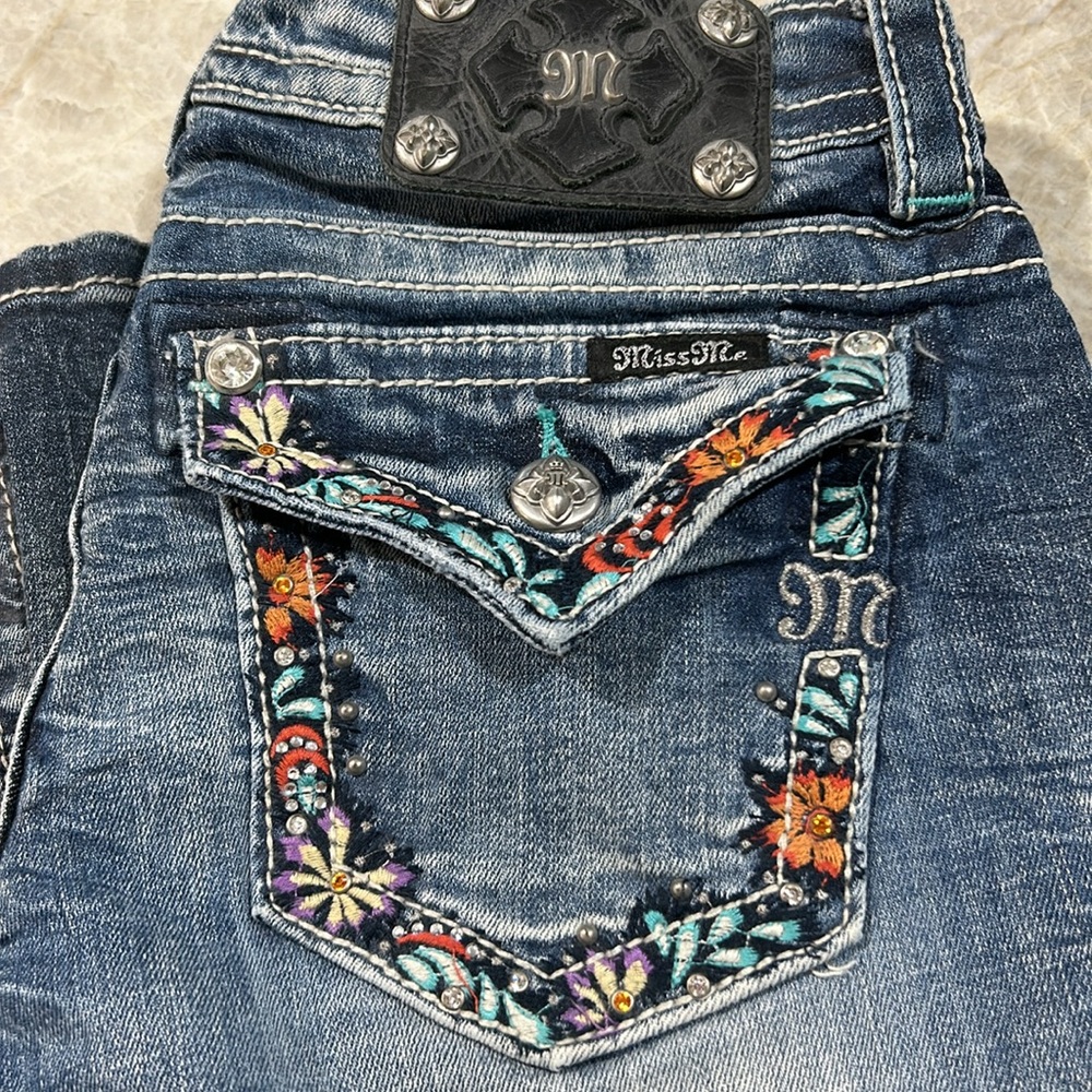 Miss Me Jeans - Picture 2 of 3